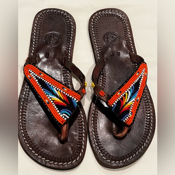 Exquisite & Unique African Leather & Beaded Flip Flops Sandals Sz 40 Multicolor - Picture 1 of 13